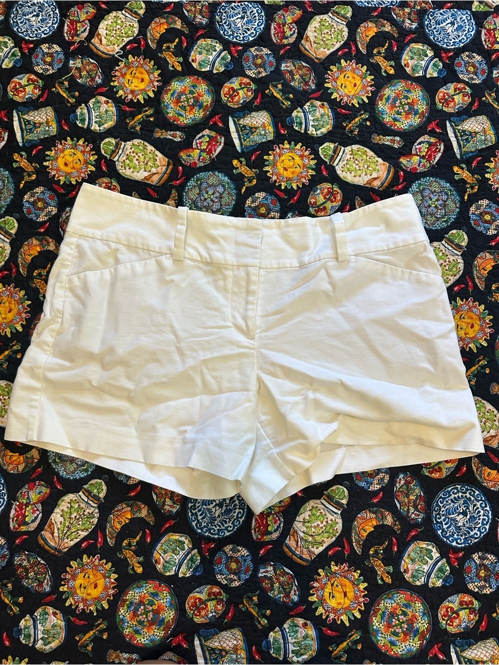 White Women’s Casual Cotton Blend Shorts EUC